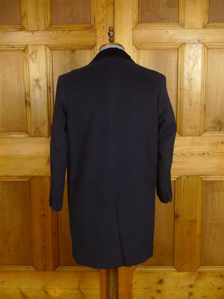 24/0968 stunning vintage bespoke tailored crombie wool & cashmere navy blue overcoat w/ silk velvet collar 38-39 short