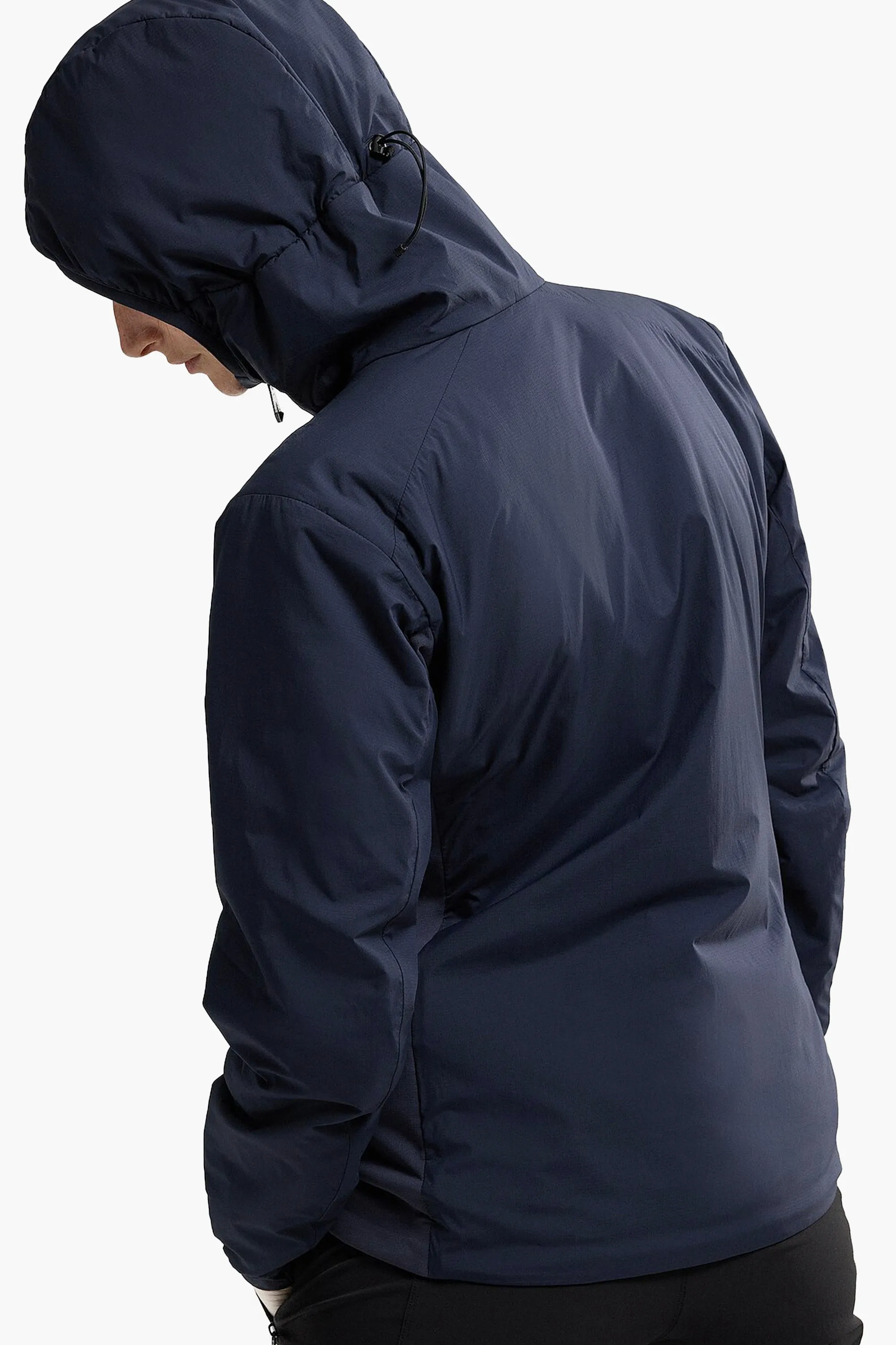 Arc'teryx Women's Atom Hoody in Black Sapphire