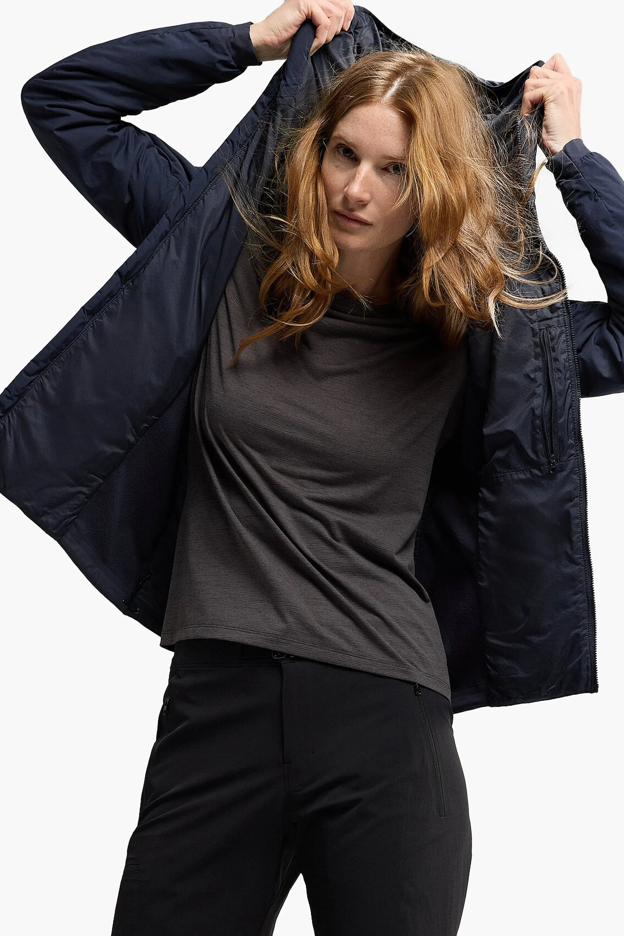 Arc'teryx Women's Atom Hoody in Black Sapphire