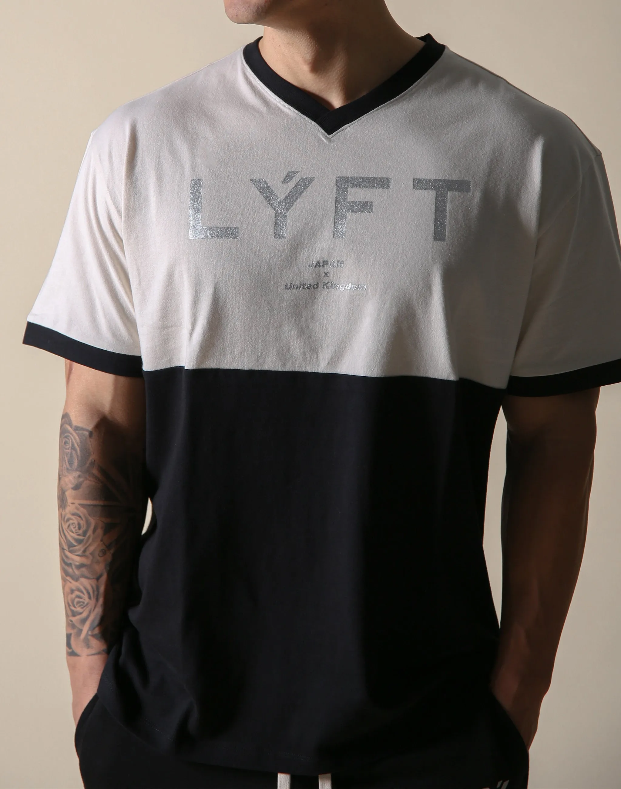 BORN TO LÝFT V Neck Big T-SHIRT - Black